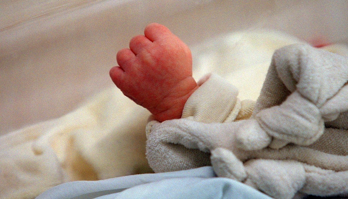 العثور على طفل حديث الولادة داخل كرتونه بالاغوار الشمالية