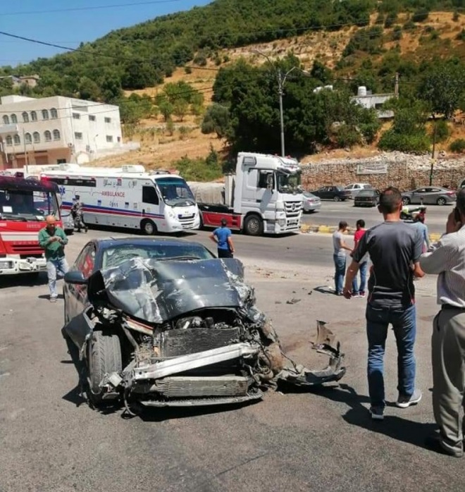 6 اصابات بحادث تصادم مركبتين في عجلون