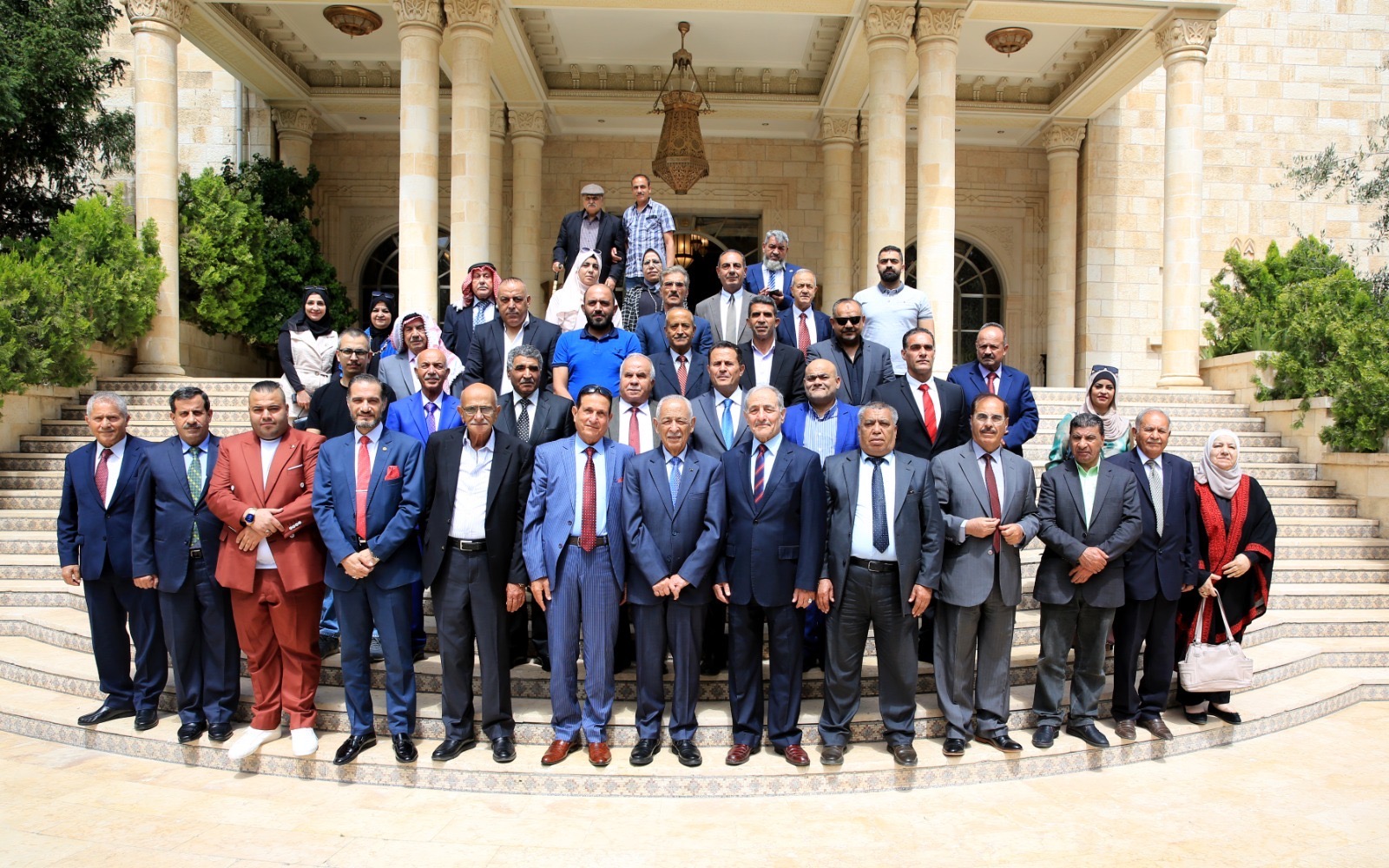 خلال لقاءه فعاليات شبابية وثقافية .. العيسوي: الملك يقود تحديثًا يعزز منعة الدولة ويوازن بين الأمن والعدالة