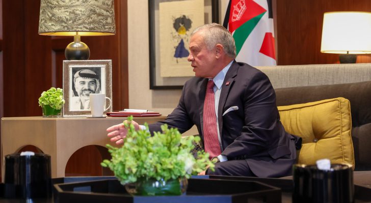 الملك يبحث هاتفيا مع نائب الرئيس الأمريكي المستجدات بالإقليم والشراكة الاستراتيجية