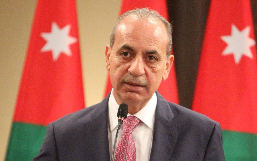 وزير الإدارة المحلية يدعو البلديات لتزيين مناطقها احتفاءً بعيد الاستقلال