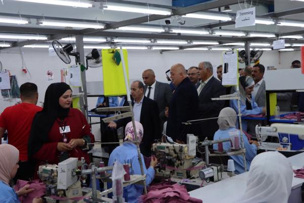 المصري يفتتح عدداً من المشاريع التنموية والخدمية في بلدية الوسطية