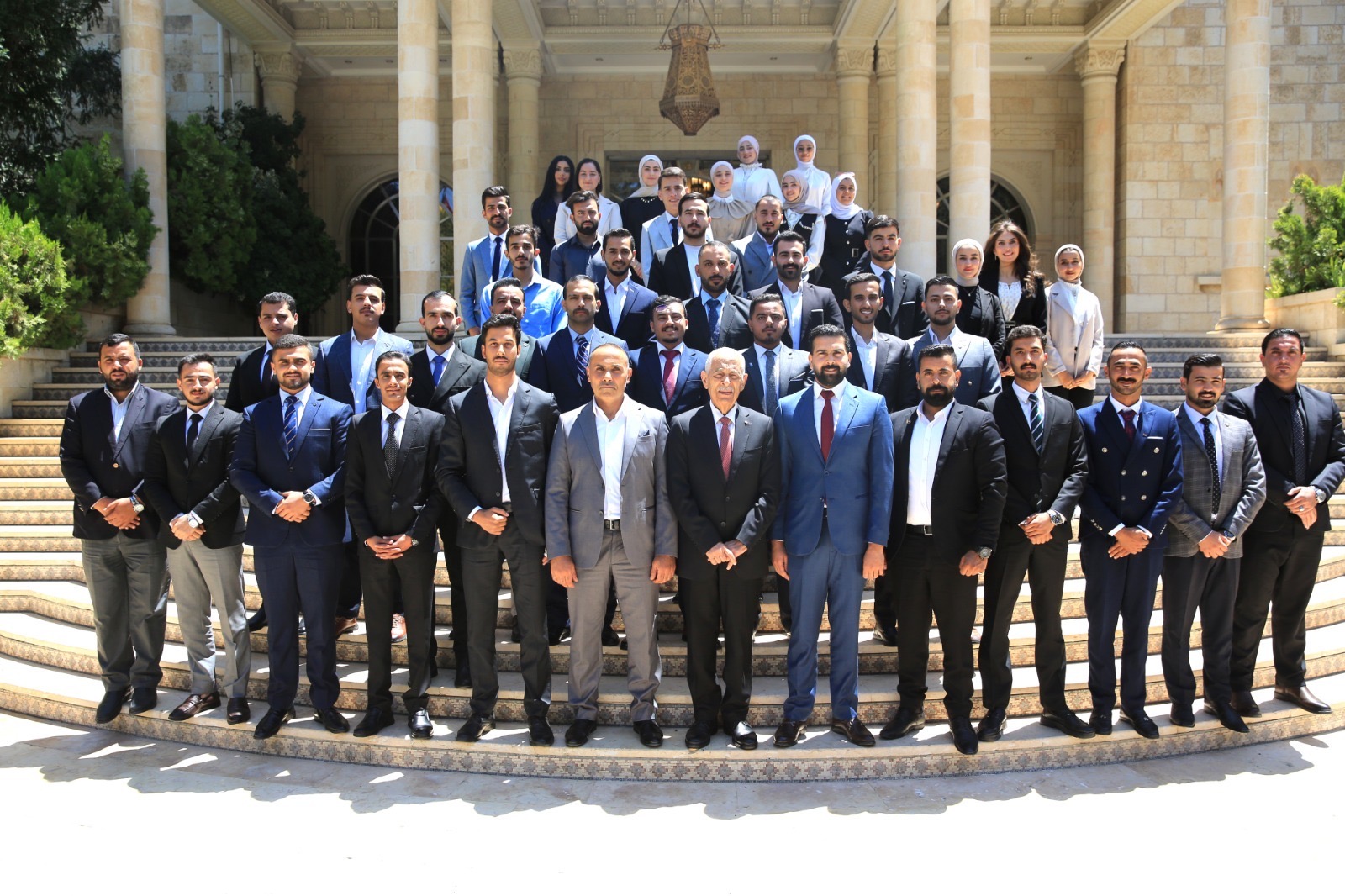 خلال لقائه وفدين من طلبة الجامعة الأردنية وأبناء ماحص .. العيسوي: ثقة الأردن بمستقبله نابعة من وعي أبنائه وقيادة هاشمية لا تساوم على الثوابت