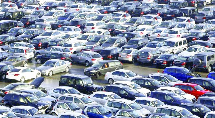تفاصيل تخفيض ضريبة السيارات .. حظر استيراد الكهرباء التي مضى عليها 3 سنوات