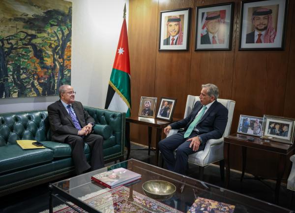 حسان يشيد بجهود الهلال الأحمر الأردني في دعم غزة