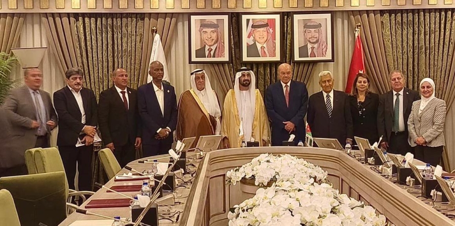 رئيسا الأعيان والبرلمان العربي يبحثان التعاون المشترك