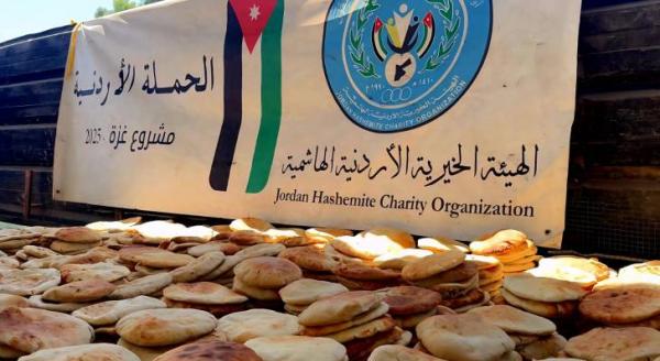 مخبز الحملة الأردنية يواصل تقديم الخبز الطازج للأهالي في شمال غزة