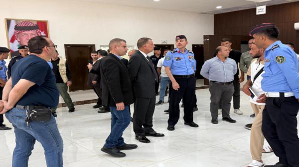 وزير الداخلية يوجه بتقليل فترة مكوث المسافرين في مركز جابر