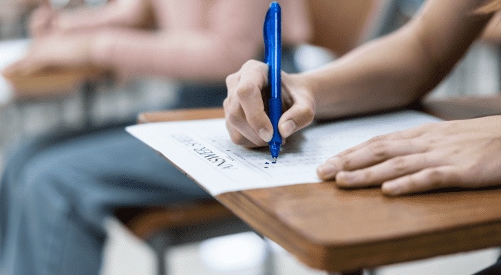 طلبة الحادي عشر يتقدمون لامتحانات الثانوية الجديد الخميس