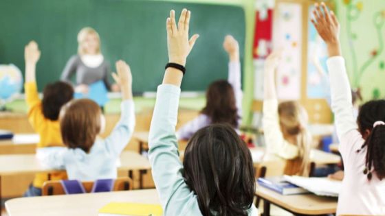 إجراءات ضد أي مدرسة تحتجز ملف طالب لعدم دفع الرسوم
