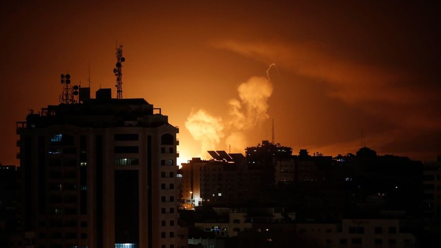 الاحتلال ينفذ عمليات نسف وقصف مكثفة في غزة