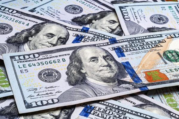 انخفاض الدولار بعد بيانات أميركية
