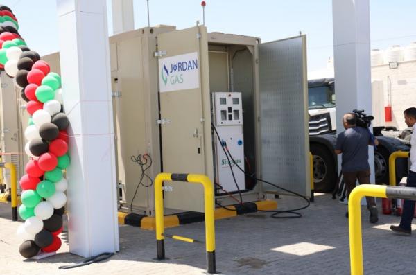 الطاقة: غاز المركبات يوفر 50% من كلفة البنزين والديزل