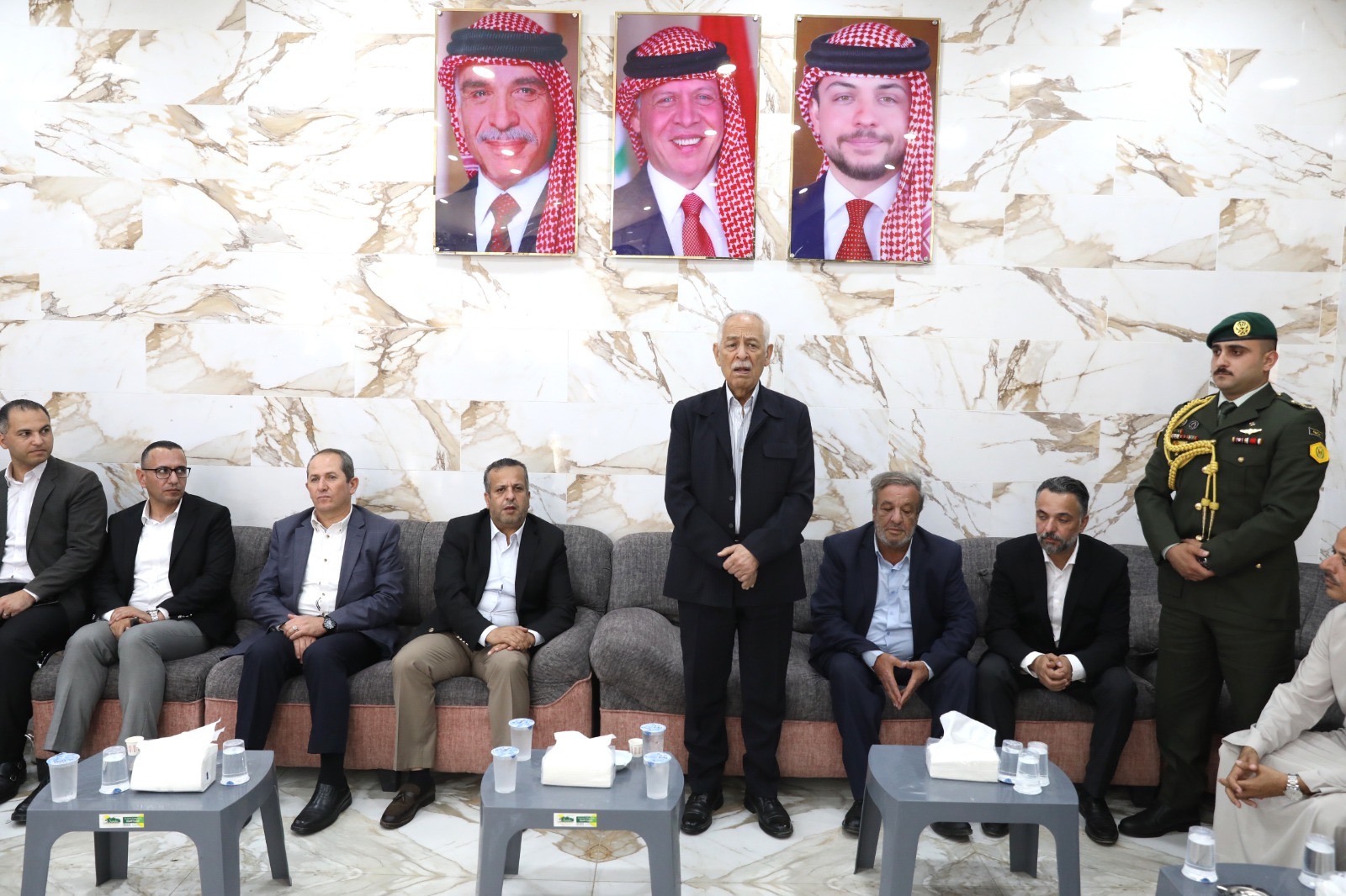مندوبا عن الملك وولي العهد .. العيسوي يعزي عشائر عماري وعمارين والقطيفان وفريج