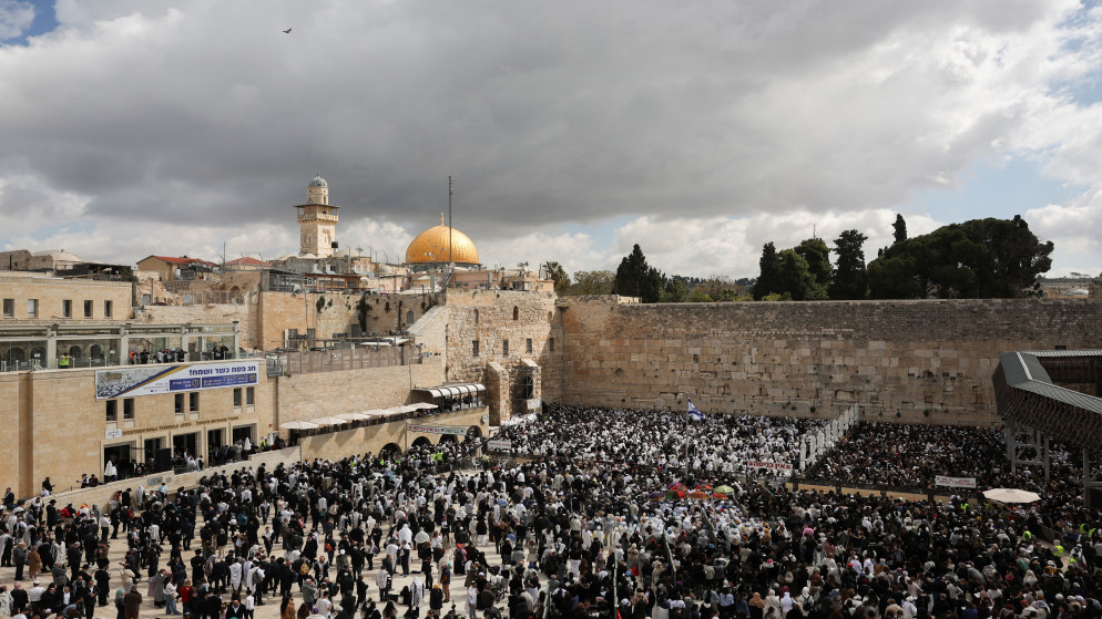 الاحتلال يستبدل تسمية حائط البراق على حافلات القدس