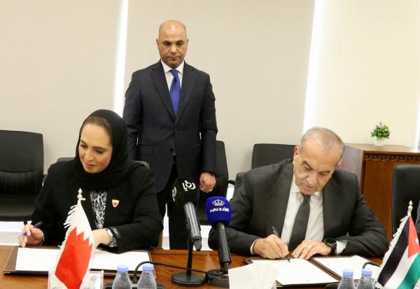 الأردن والبحرين يوقعان برنامجًا للتعاون في مجال الإسكان والتنمية الحضرية