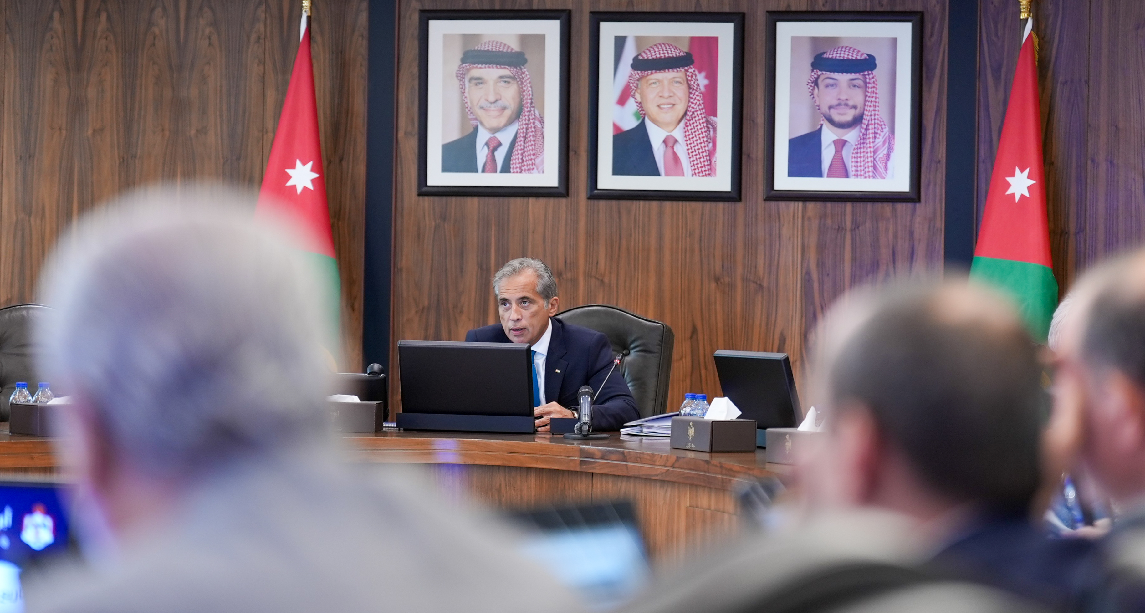 تخصيص 10% من شواغر الدوائر الحكومية للحالات الإنسانيَّة و5% لأوائل الخريجين
