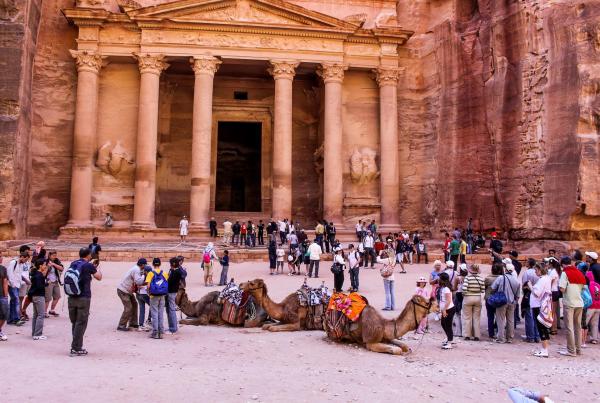 ارتفاع الدخل السياحي إلى 5.9 مليار دولار خلال 9 شهور