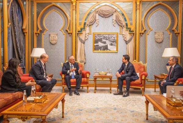 ولي العهد يلتقي في الرياض رؤساء تنفيذيين ومؤسسي شركات عالمية