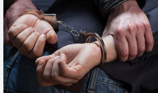 ضبط فتاتين سرقتا 100 ألف دينار ومصوغات ذهبية في البلقاء