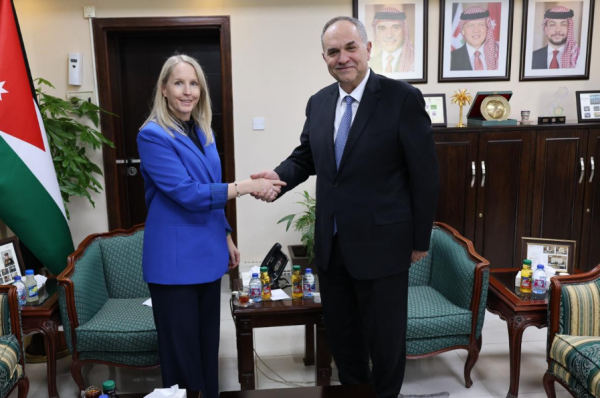 وزير العدل يبحث والسفيرة الهولندية تعزيز التعاون القانوني بين البلدين