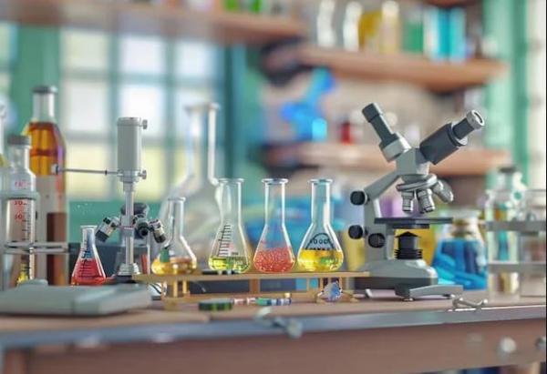 إصابة طلبة مدرسة بضيق تنفس بعد تسرب غاز من المختبر