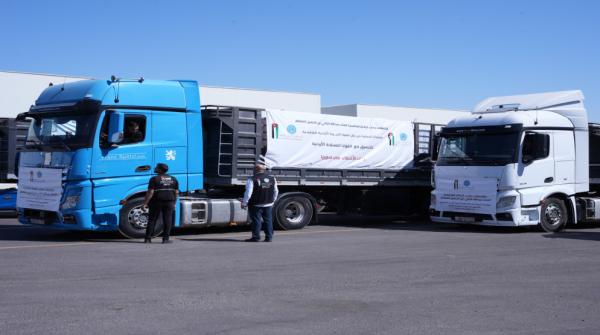 الأردن يسيّر قافلة مساعدات جديدة تضم 16 شاحنة إلى سوريا