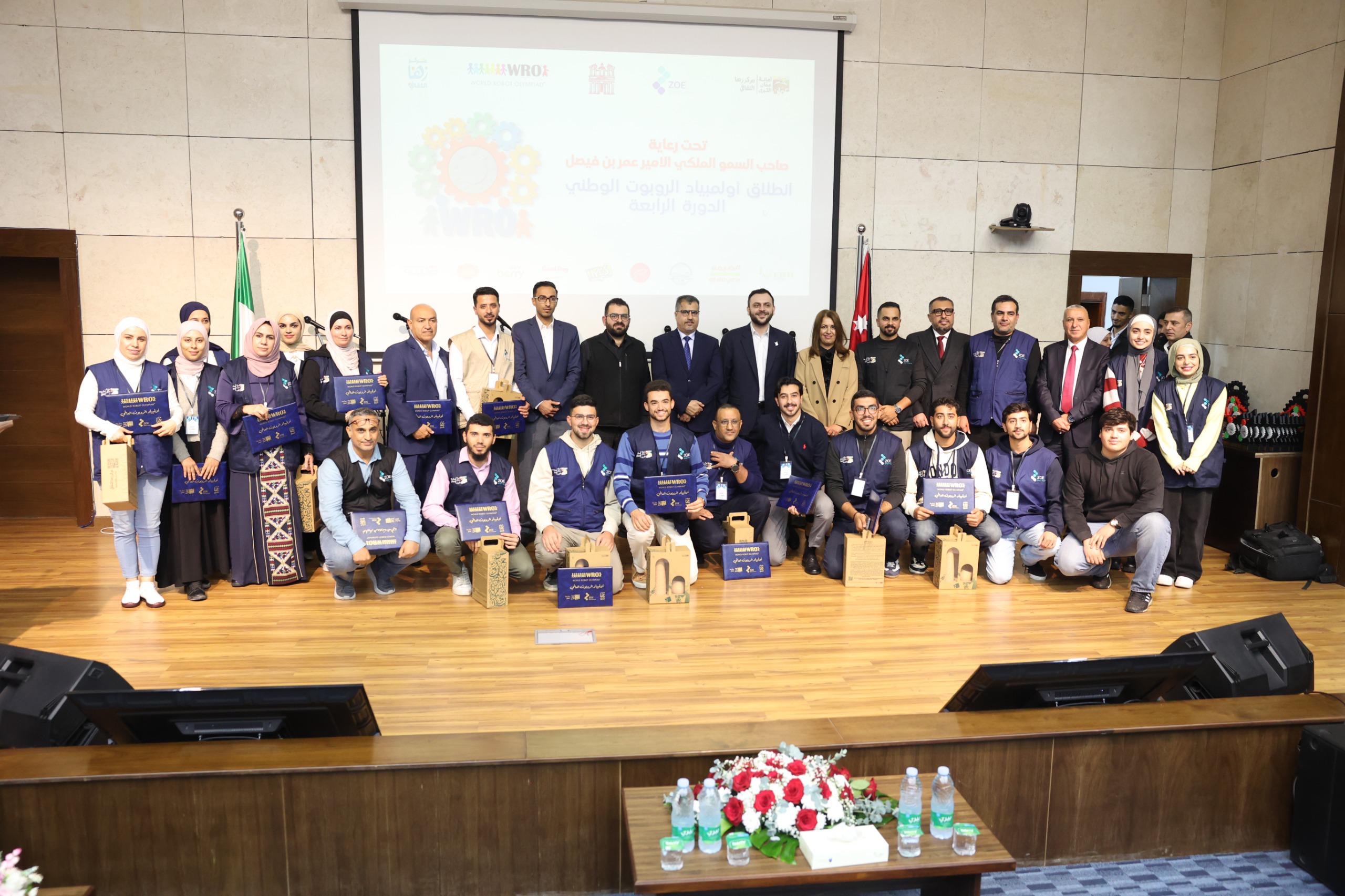 برعاية الأمير عمر بن فيصل .. مركز زها الثقافي وشركة زوي يختتمان أولمبياد الروبوت الوطني