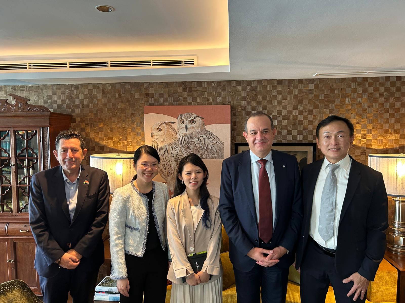 وزير الاقتصاد الرقمي والريادة يلتقي فريق شركة Clean Kinetics