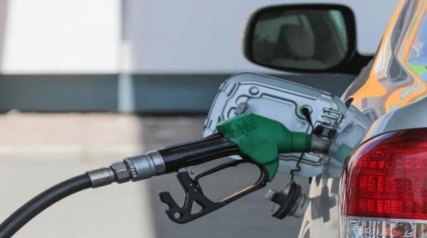 عقل يرجح تخفيض أسعار البنزين والديزل الشهر المقبل
