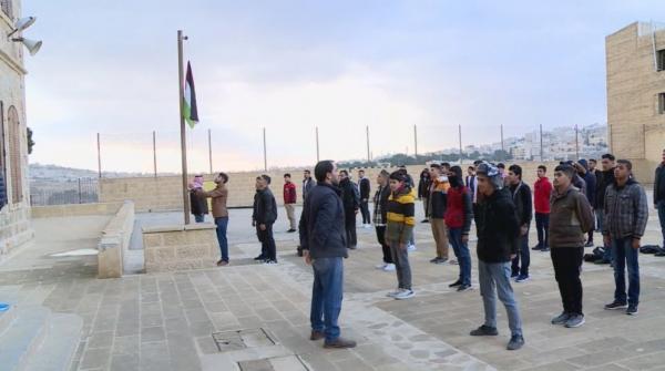 التربية تشدد على حضور أعضاء الهيئات التدريسية والإدارية للطابور الصباحي