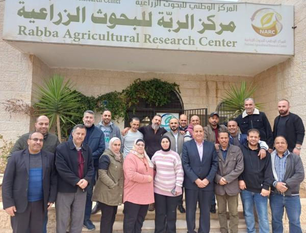 الرواشدة يزور مركز الربّة ويؤكد تسريع الابتكار في المشاريع البحثية الزراعية