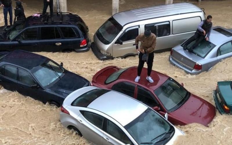 من يتحمل مسؤولية تعويض أضرار السيول وفق القانون؟ .. الخصاونة يوضح