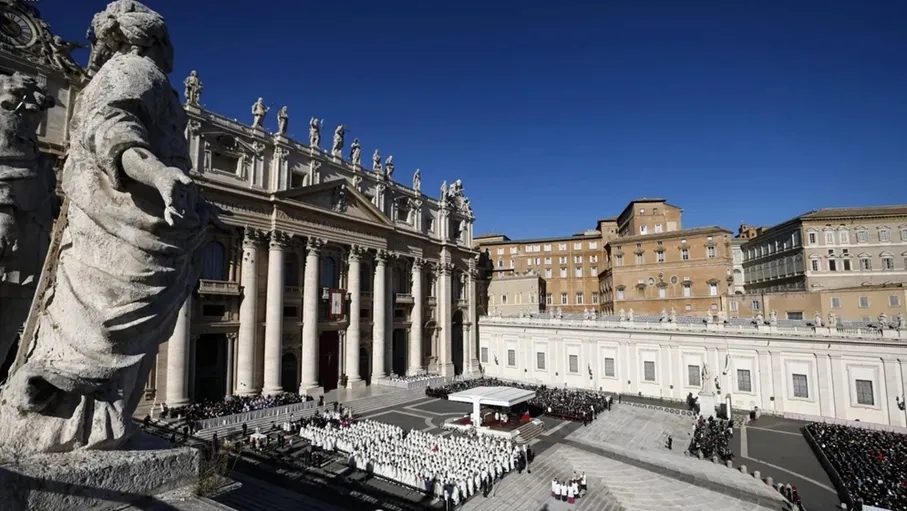 الفاتيكان يؤكد مجدداً على الزواج الأحادي ويرفض تعدد الزوجات