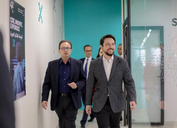 ولي العهد يفتتح مركز 