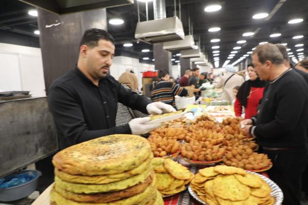 مهرجان الزيتون يعلن إعادة الرسوم لأصحاب الأفران والمخابز