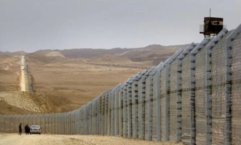 إسرائيل تبدأ بناء حاجز أمني ضخم على الحدود مع الأردن
