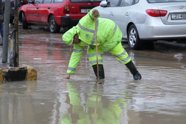 أمانة عمان تنفذ مسحاً شاملاً للطرق للحد من آثار المنخفض