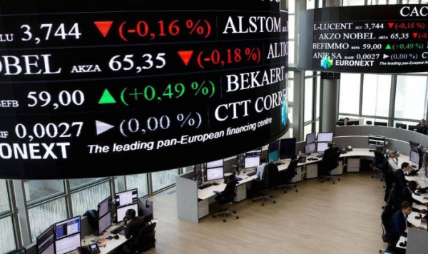 أسواق الأسهم الأوروبية تتراجع وتتخلى عن مكاسبها الأسبوعية