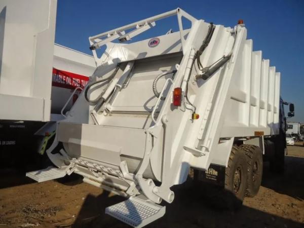 بعد رميها في حاوية النفايات .. الأمانة تعيد 19 ألف دينار لمواطن