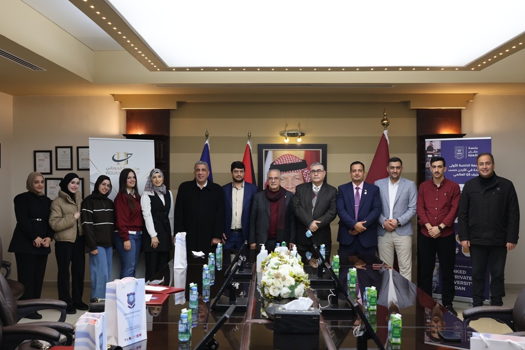 رئيس عمّان الأهلية يُكرّم الطلبة الفائزين في مسابقات وطنية