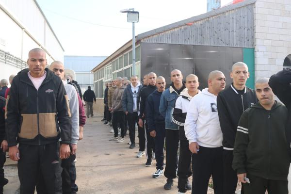 بالصور .. الجيش يبدأ بإجراء الفحوصات الطبية لمكلفي خدمة العلم