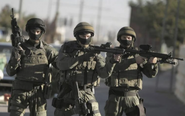 صوّر بنية تحتية وموانئ .. اسرائيل تعتقل عاملًا أجنبيا يتجسس لإيران