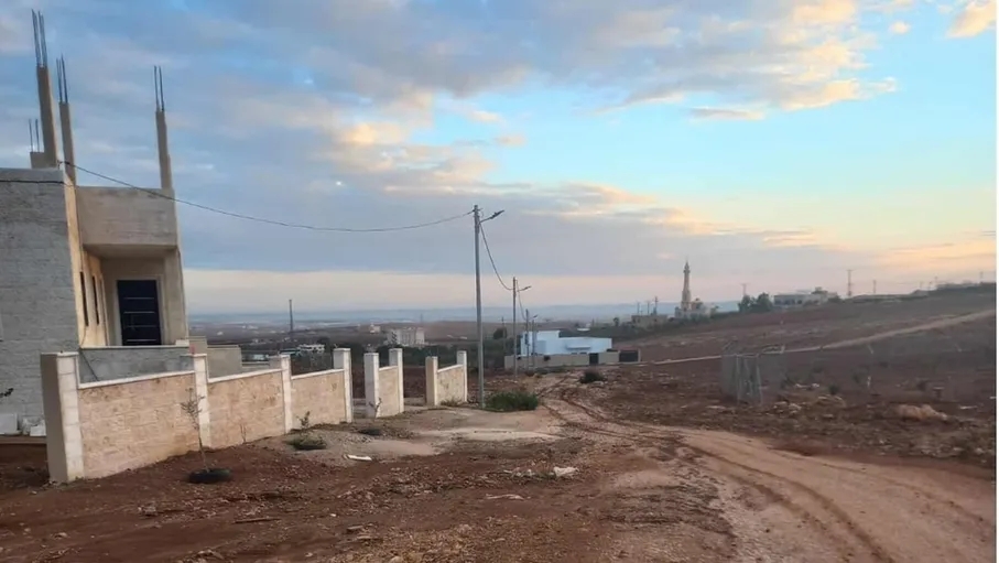 إربد .. مطالب بتأهيل طريق في الحصن إثر معاناة تتجدد مع كل منخفض جوي