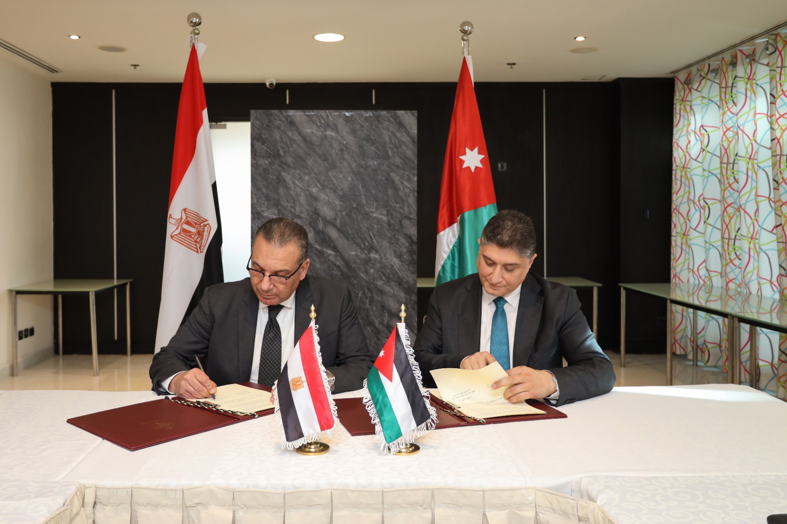 الأردن ومصر يتوصلان لتوافقات عملية في مجال النقل البري