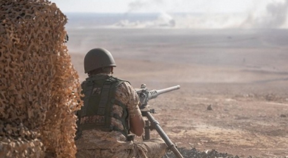 الجيش يتعامل مع جماعات لتهريب الأسلحة والمخدرات على الحدود الشمالية