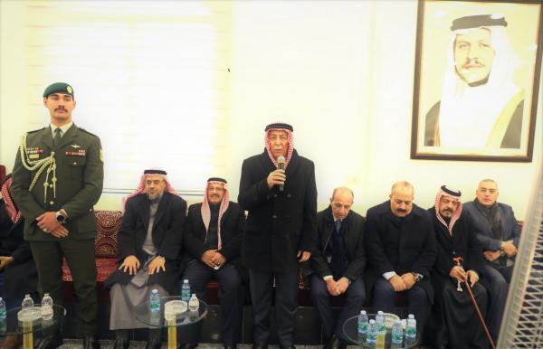 مندوبا عن الملك وولي العهد .. العيسوي يعزي بوفاة والد وزير الإدارة المحلية