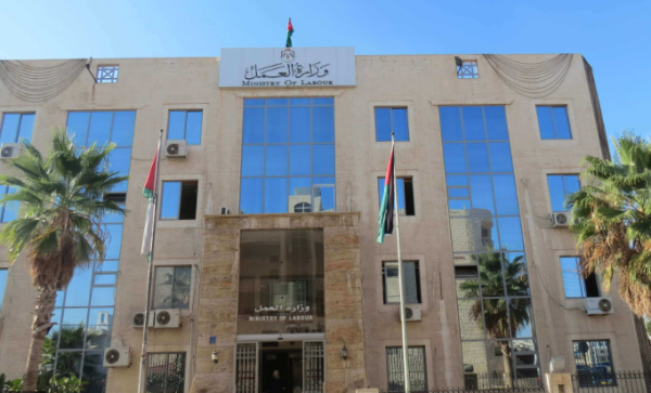 العمل: حل نحو 95% من شكاوى تتعلق بعدم دفع الأجور