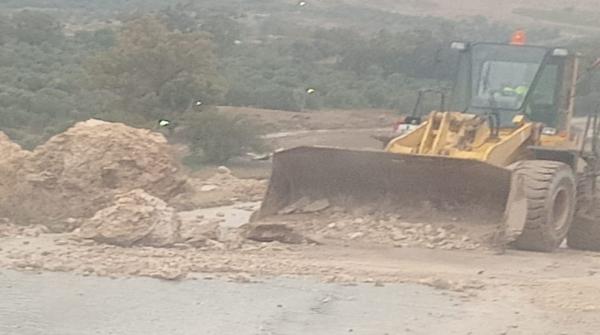 الإنهيارات تغلق طرقا في الكرك