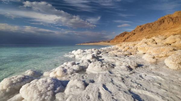أمطار الخير تُنعش البحر الميت .. هل تكبح التراجع المتسارع لمنسوبه ..؟؟